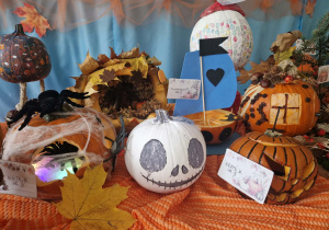 prace w typie haloween z dyni