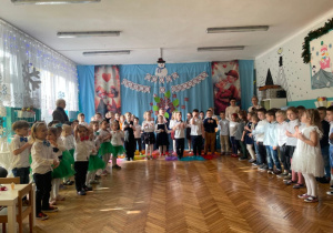 Sala z dekoracja z okazji dnia babci i dziadka