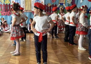Ustawione pierwsze kolo do tańca