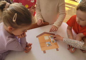 Pszczoły z figura geometryczną kwadratu