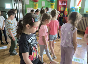 Zabawy z mieszkańcami łąki