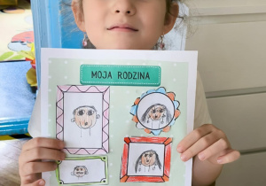 Dziewczynka ze swoim drzewem geneanalogicznym
