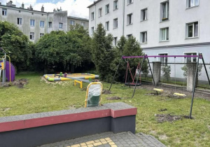 Remontowany plac zabaw
