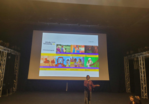 Pani opowiada o Centrym Dialogu