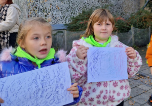 Dziewczynki z odbitkami róż