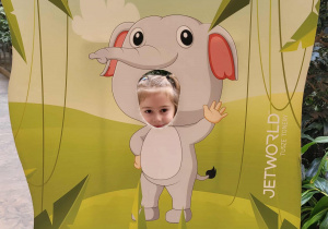 Dziewczynka w fotobudce