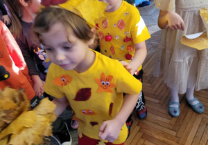 Król balu prowadzi korowód