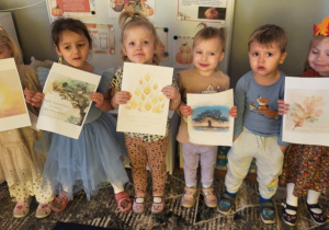 Dzieci z ilustracjami