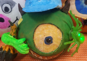 Dynia z bohaterem Toy Story