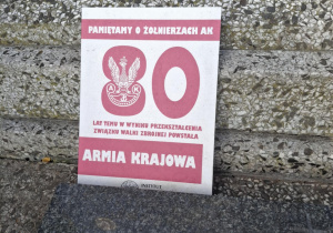 Blaszka ze znakiem Armii Krajowej