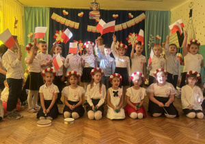 Dzieci z najstarszej gruoy gotowe do piosenki