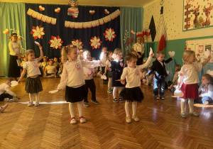 Dzieci z małymi srduszkami