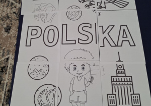 Ułożone puzzle z symbolami Polski