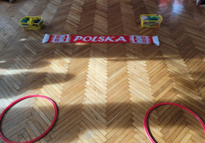 Obręcze z woreczkami i szalikiem Polski