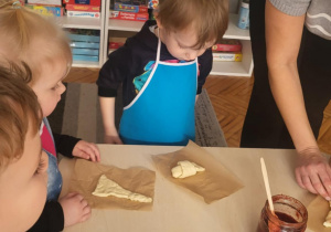 Dzieci czekają na dżem