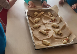 Rogaliki surowe na brytfannie