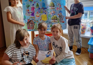 Dziewczynki z ilustracją Królewny Śnieżki