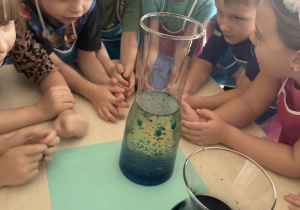 W oleju pojawiają się kropelki