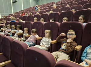 Zajęcia w Centrum Dialogu ,,Magiczne święta Kacpra i Emmy" grupa II i III