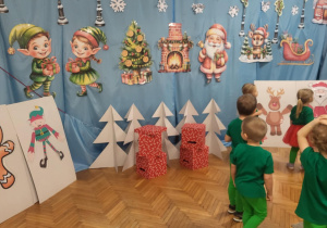 Ułozone postacie w krainie Mikołaja