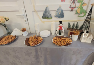 Poczęstunek dla dziaków i dzieci