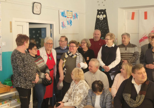 Pani dyrektor składa życzenia wszystkim babciom i dziadkom