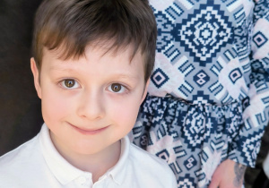 Chłopiec z dwiema babciami