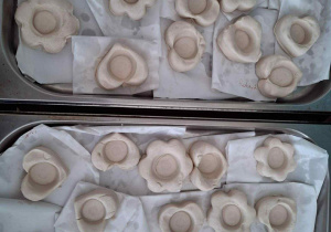 Świeczniki z masy solnej gotowe do suszenia