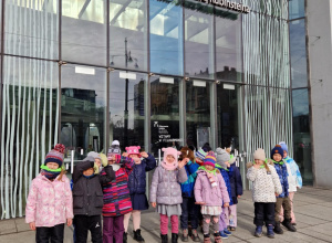 Z planety Swiatłodźwieku na planetę Ziemię - Filharmonia