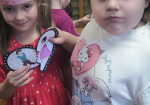 Dziewczynki z połówkami serc Mulan