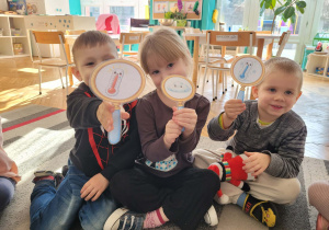 Dzieci z lupami pogodowymi