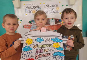 Dzieci z praca plastyczną marcowy garnek