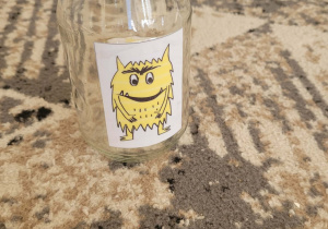 Słoik ze stworkiem emocji