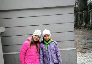 Dziewczynki z kotem Filemonem