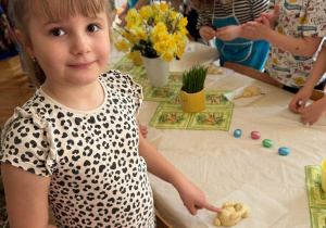 Dziewczynka z królikiem