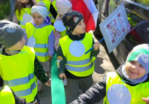 Dzieci podczas pochodu